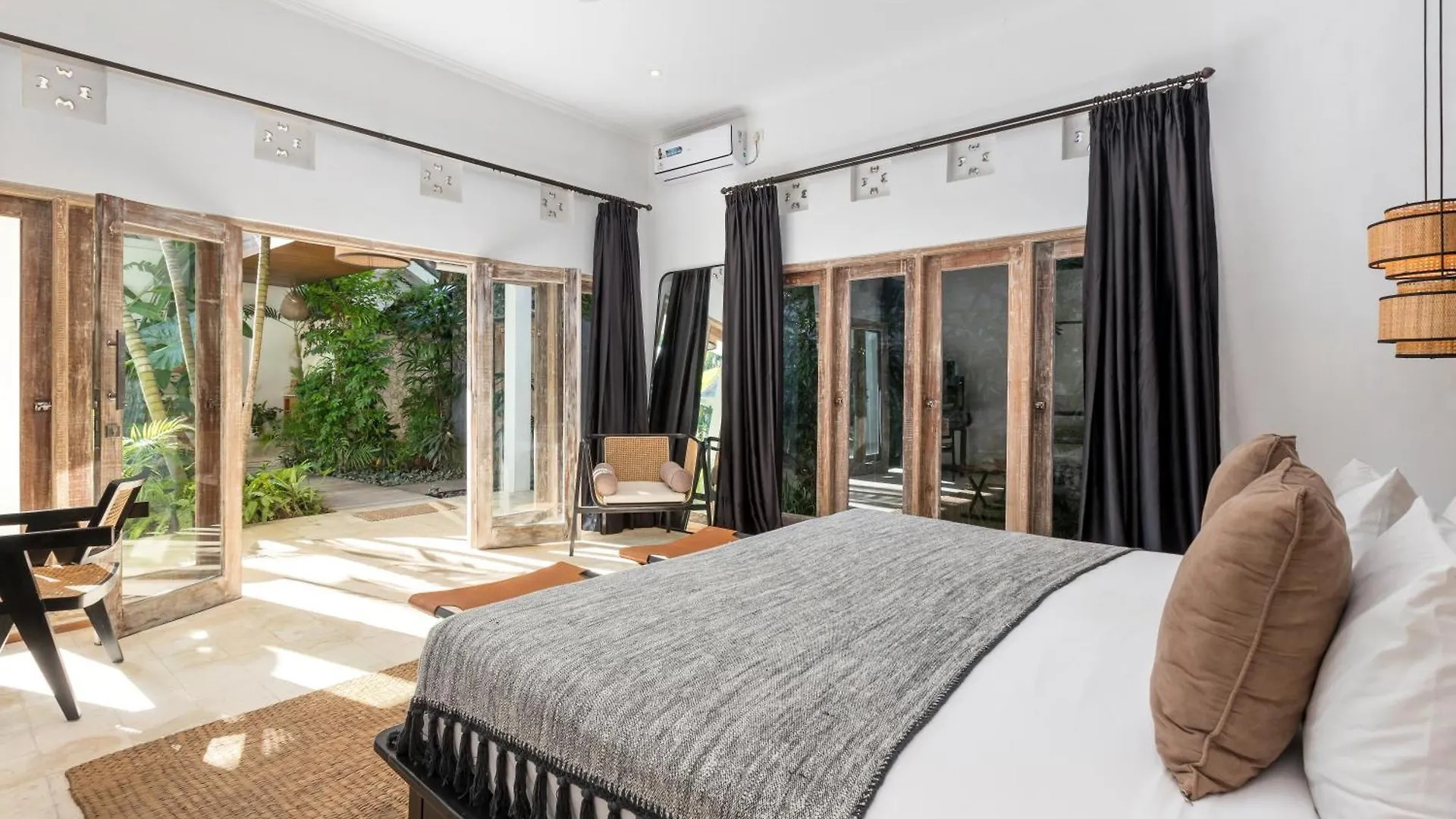 Villa Gauguin By Villa Finder Seminyak