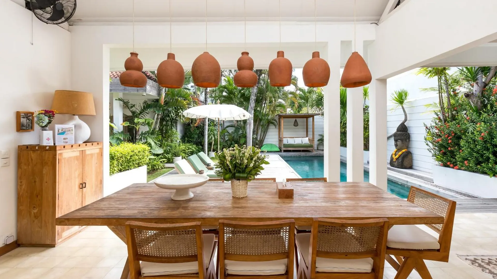 Villa Gauguin By Villa Finder Seminyak