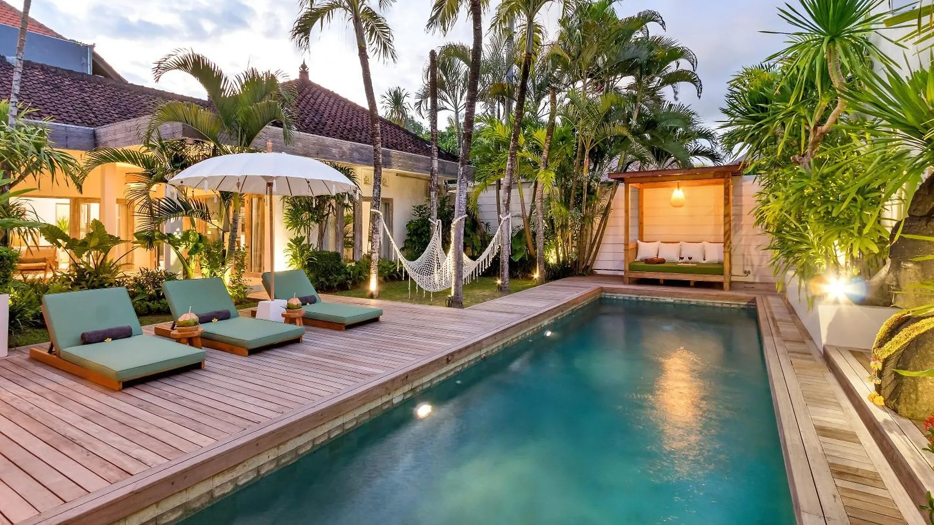 Villa Gauguin By Villa Finder Seminyak
