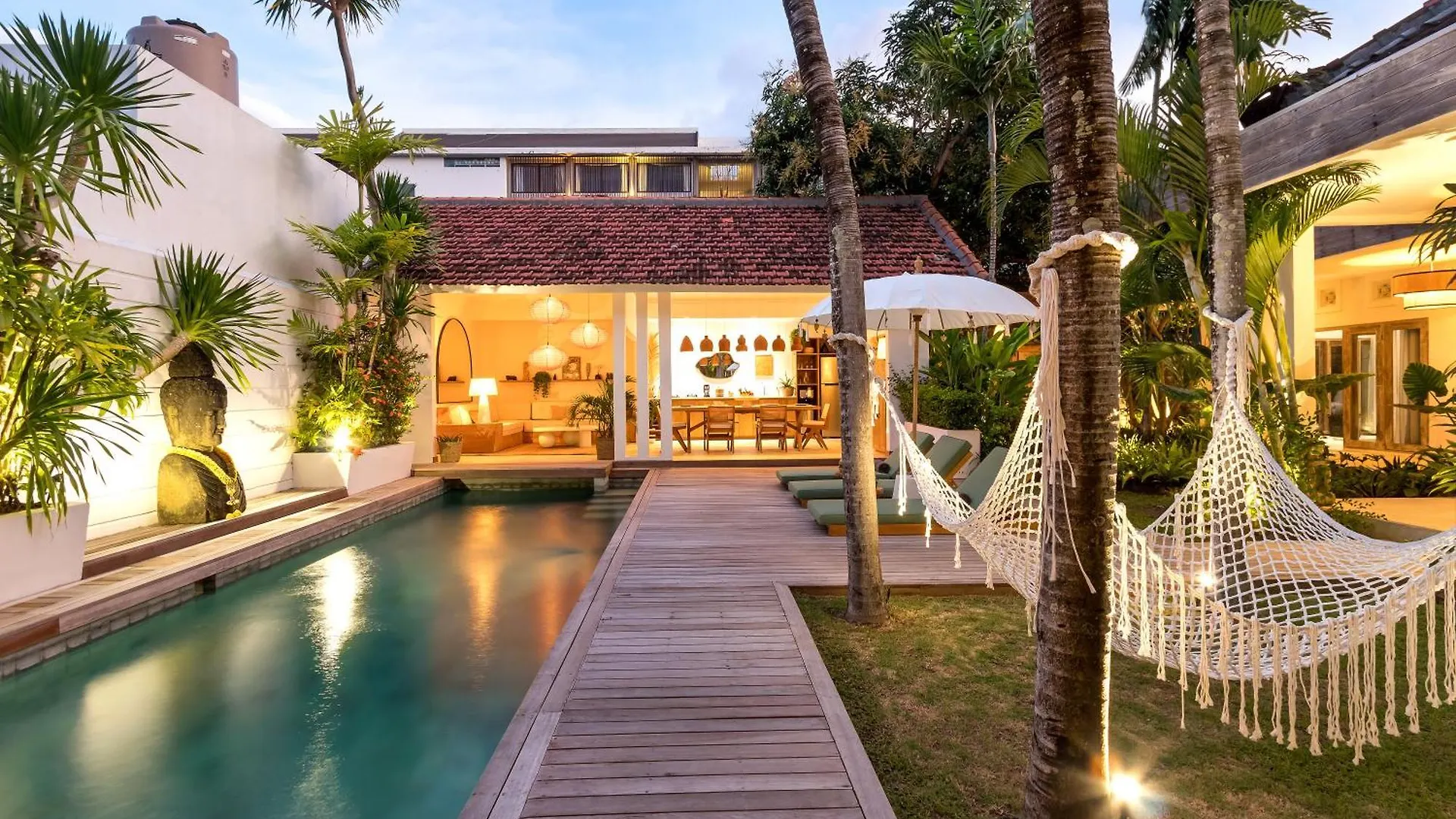 Villa Gauguin By Villa Finder Seminyak